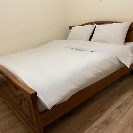 Ferienwohnung Superior Apt. With Balcony On Aram Street Erivan Exterior foto